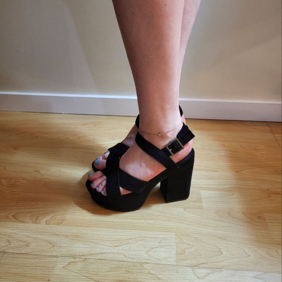 H&M Platforms - Picture 2 of 4